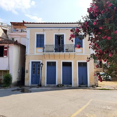 Traditional House At Koroni Near Beach Luaran gambar