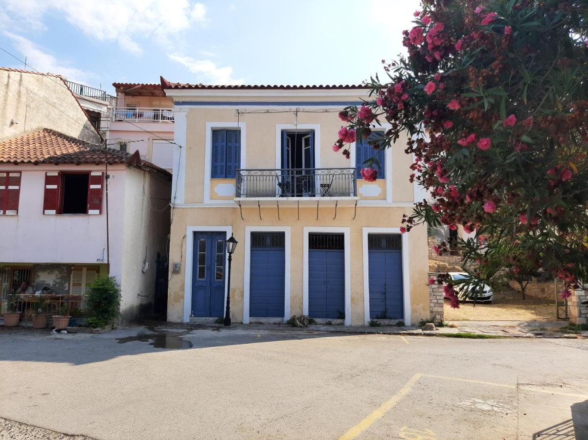 Traditional House At Koroni Near Beach Luaran gambar