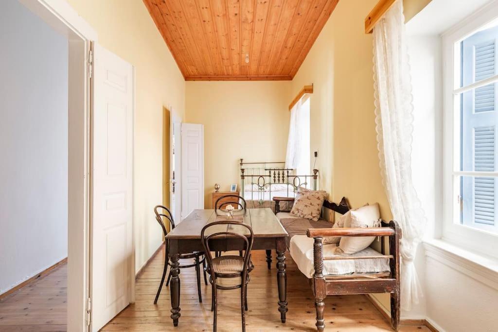 Traditional House At Koroni Near Beach Luaran gambar