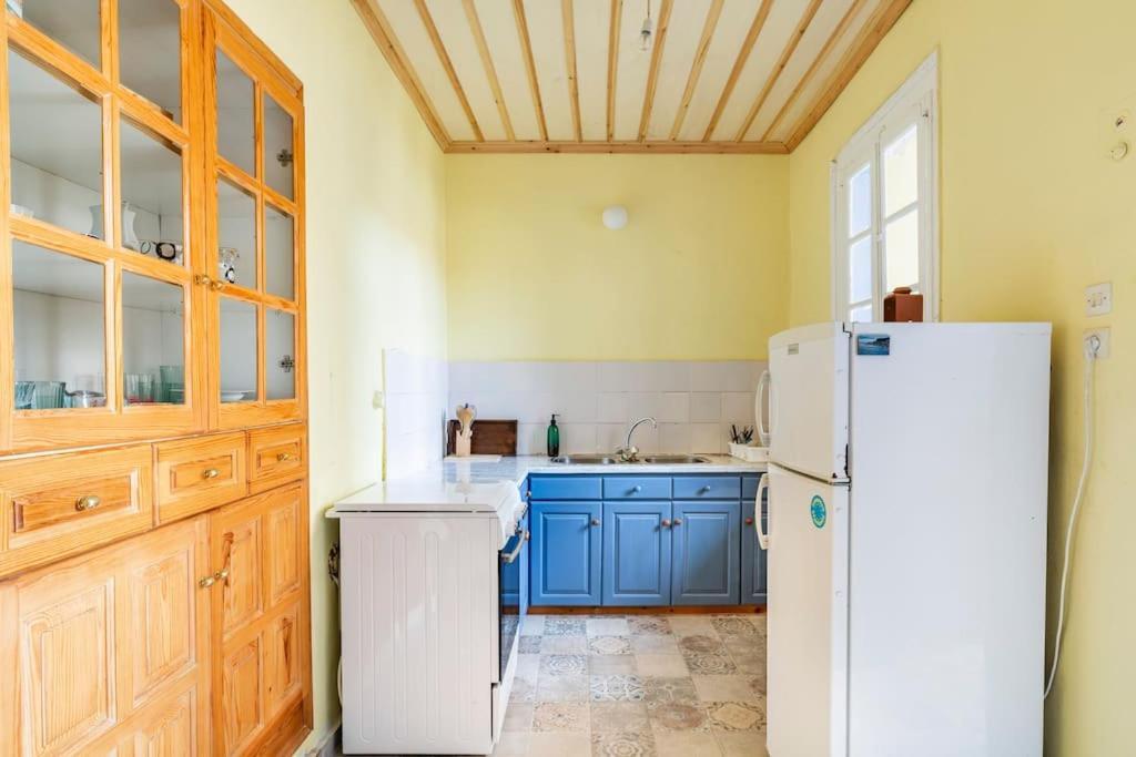 Traditional House At Koroni Near Beach Luaran gambar