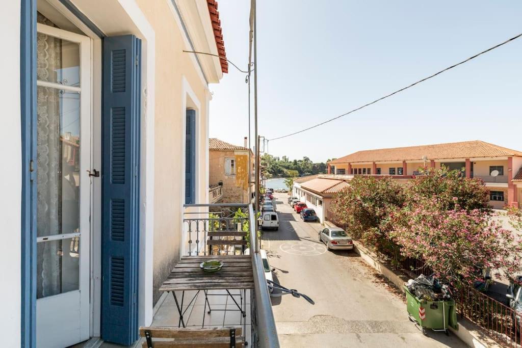Traditional House At Koroni Near Beach Luaran gambar