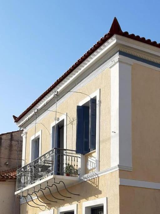 Traditional House At Koroni Near Beach Luaran gambar