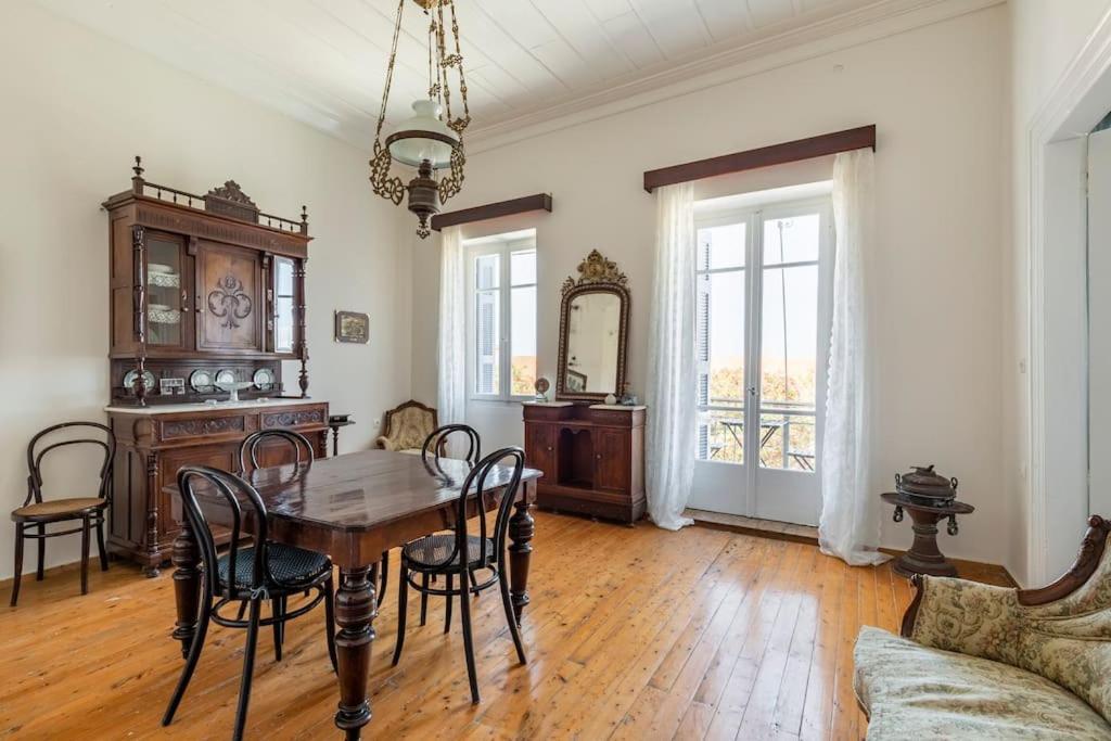 Traditional House At Koroni Near Beach Luaran gambar