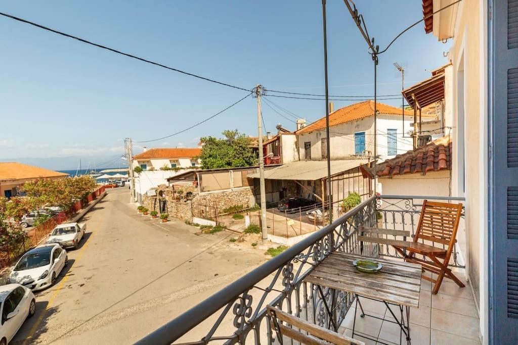 Traditional House At Koroni Near Beach Luaran gambar