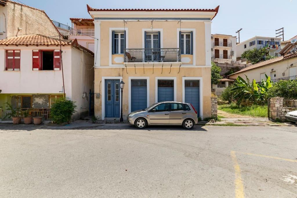 Traditional House At Koroni Near Beach Luaran gambar