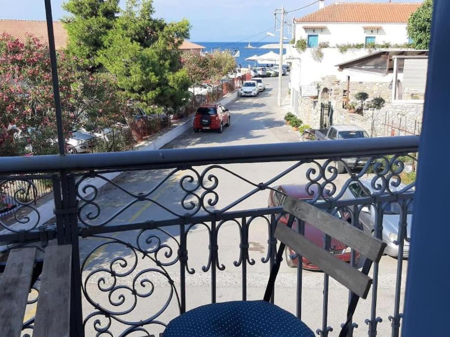 Traditional House At Koroni Near Beach Luaran gambar